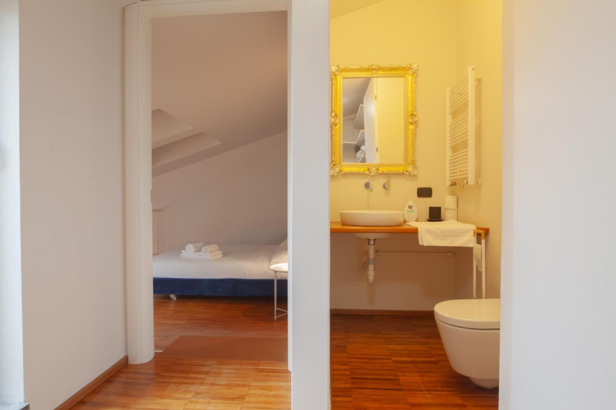 Navigli Design Apartment With Balcony ميلان المظهر الخارجي الصورة